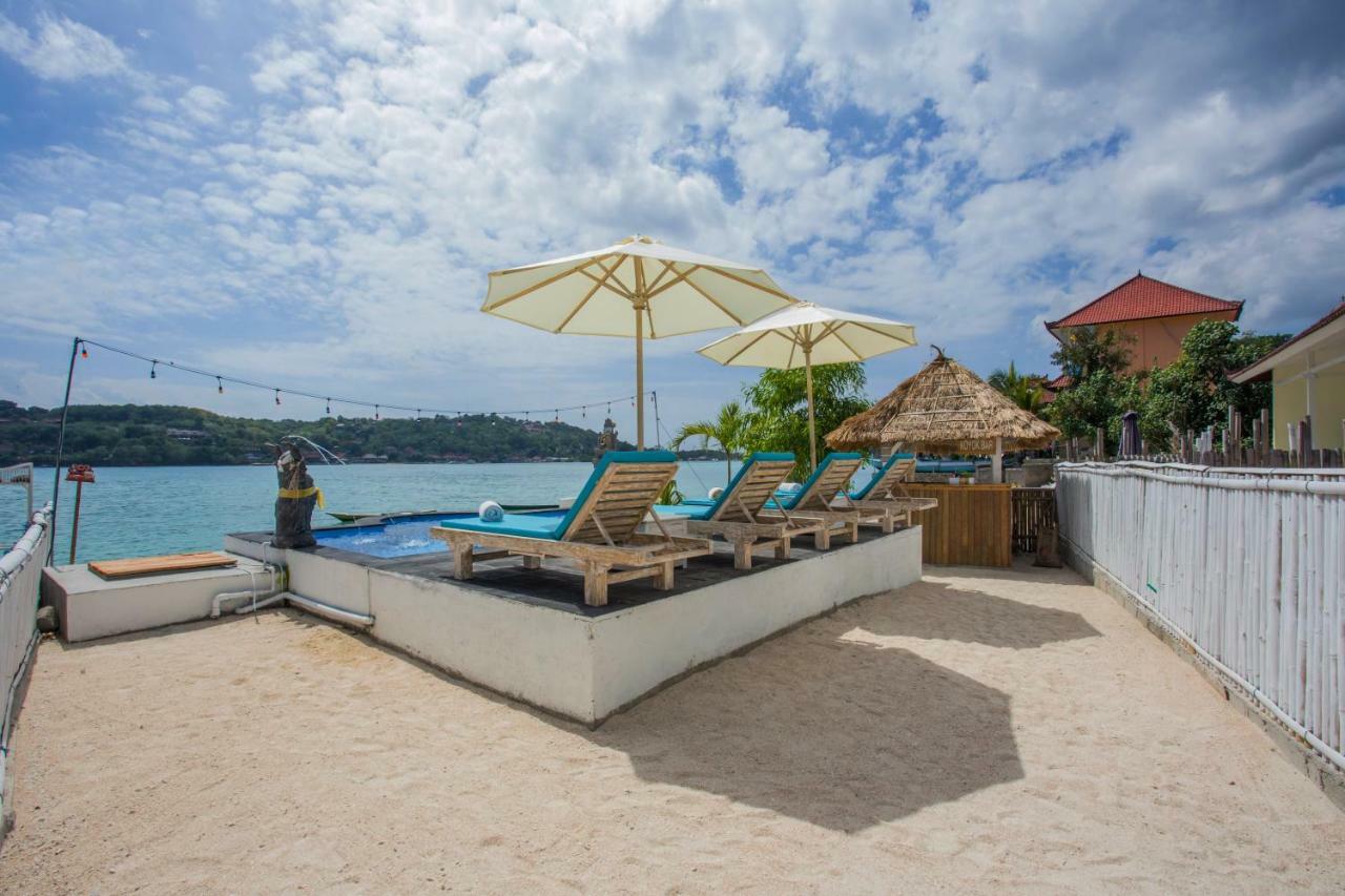 The Waterfront Beach House Lembongan Exteriör bild