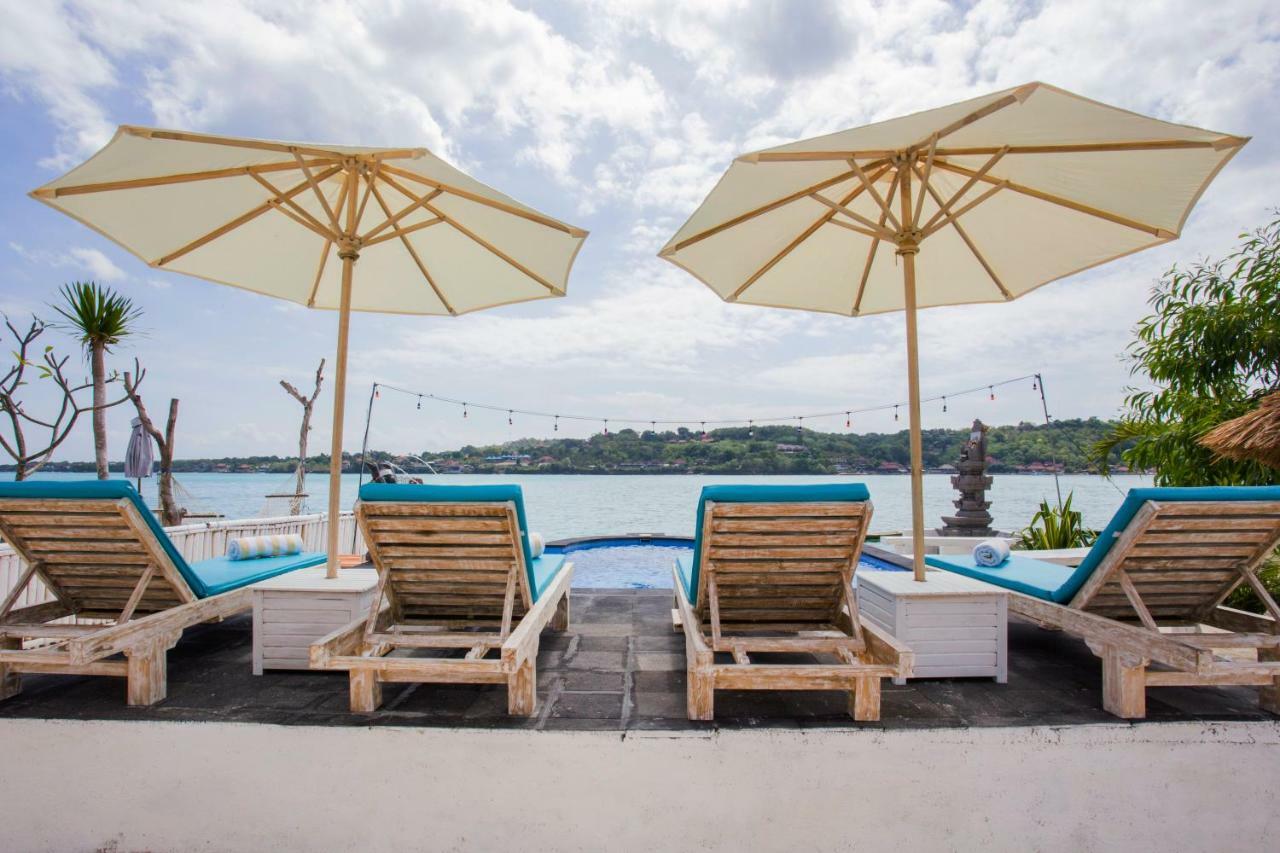 The Waterfront Beach House Lembongan Exteriör bild