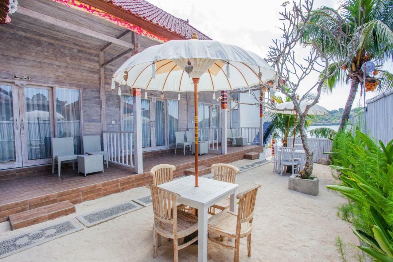 The Waterfront Beach House Lembongan Exteriör bild
